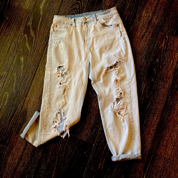 High Rise Mom Jeans - Picture 2 of 7